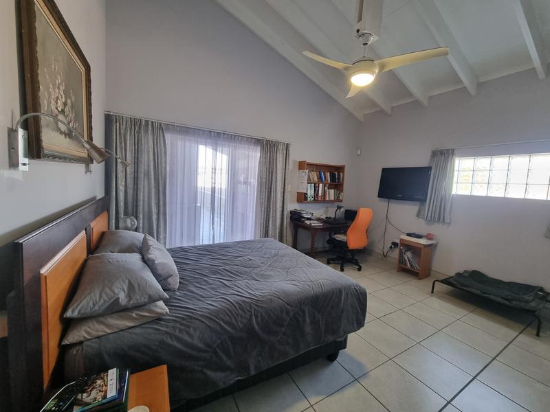 4 Bedroom Property for Sale in Outeniqua Strand Western Cape